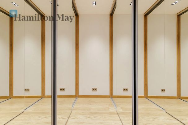 Przestronny, elegancki dom w zabudowie bliźniaczej w prestiżowej części Wilanowa - Zdjęcie 1