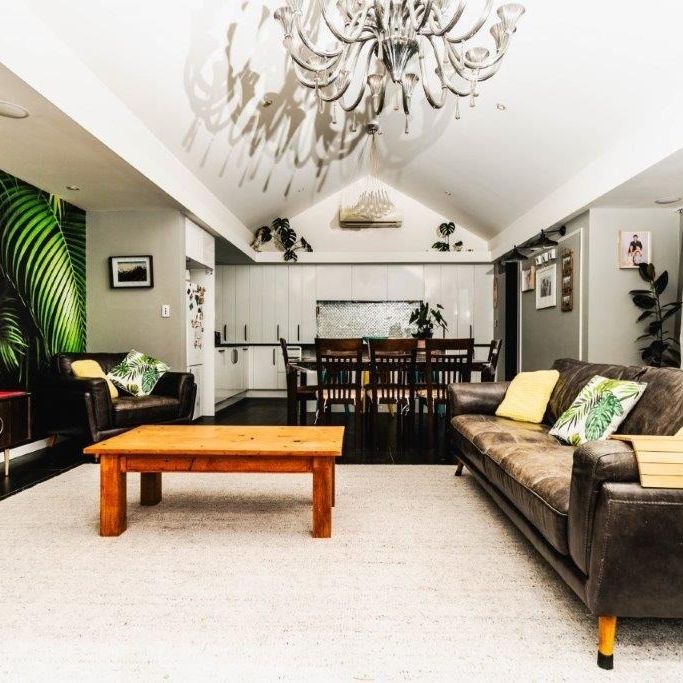 Family home in Hillpark - Photo 1