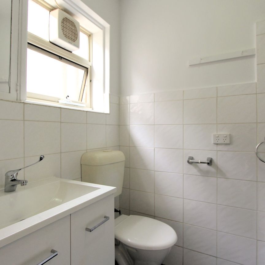 Thinking of selling? Contact our agent - Photo 1