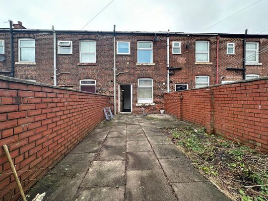2 bedroom terraced house to rent - Photo 1