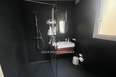 Location Maison 4 pièces NICE 06300 - Photo 5