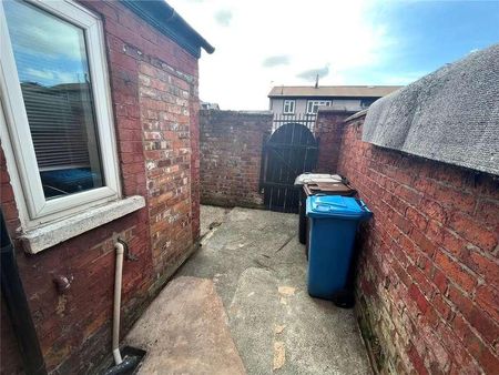 Emerson Street, Weaste, Salford, M5 - Photo 2