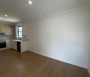 RENOVATED 3 BEDROOM HOME! - Photo 5