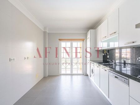 4 bedroom luxury Apartment for rent in Beloura (Sao Pedro Penaferrim), Sintra, Lisbon - Photo 2