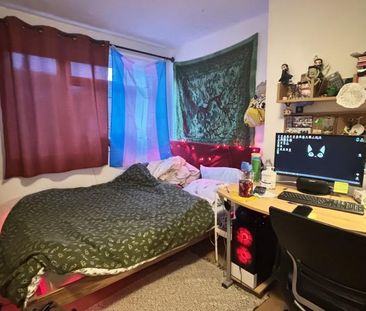 4 bedroom semi-detached house to rent - Photo 5