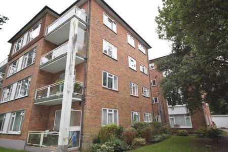 3 Bedroom Flat To Rent in Westbourne - £1,680 pcm Tenancy Info - Photo 3