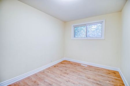 For Lease - 65 Davis Road Unit# Main, Aurora, Ontario - Photo 5
