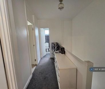 3 bedroom maisonette to rent - Photo 3
