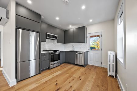 For Lease - 2461 Queen Street Unit# 4, Toronto, Ontario - Photo 2