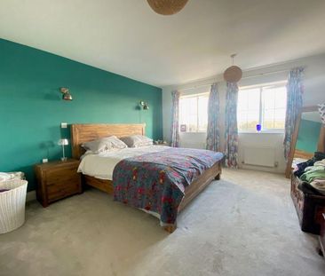 5 bedroom detached house to rent - Photo 3