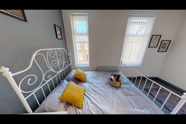 4 Bed Terraced House, Blandford Road, M6 - Photo 1