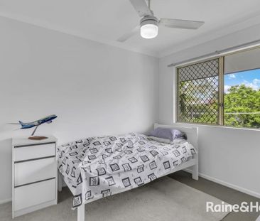 Spacious & Private Apartment in Prime Location with a Pool! - Photo 6