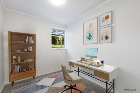 4 Bedrooms on Sunline Ave - Photo 4