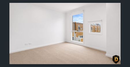 Comfortable 3-Bedroom Living - Photo 3