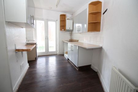 2 bedroom maisonette to rent - Photo 4