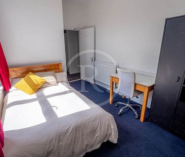 7 Bed - Iorwerth Avenue, Aberystwyth, Ceredigion - Photo 4