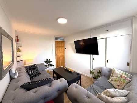 3 bedroom apartment to rent - Photo 5