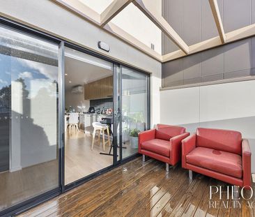 Modern 2 BEDROOM TOWNHOUSE PLUS STUDY - Photo 6