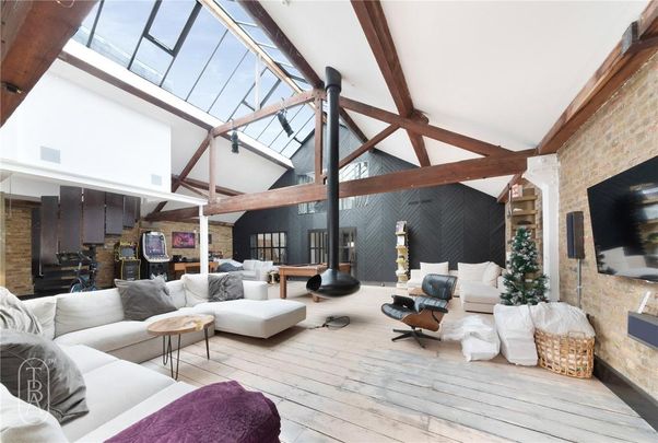 2 bedroom penthouse to rent - Photo 1