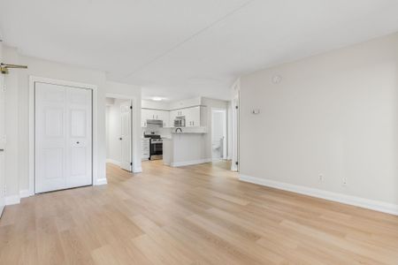 For Lease - 1421 Walker's Line Unit# 206, Burlington, Ontario - Photo 4