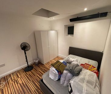 Studio Flat, Clarendon Road, CR0 - Photo 2