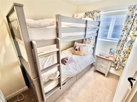 2 bedroom semi-detached house to rent - Photo 4