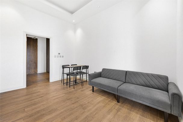 Vantage House, Wier Road, SW19 flat to rent - Photo 1