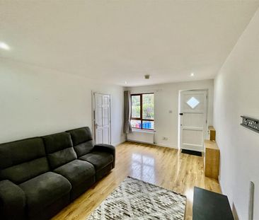 5 Church Court, - Photo 2