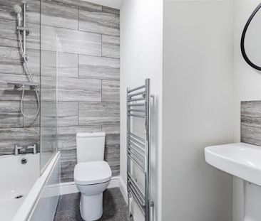 2 bedroom flat to rent - Photo 3