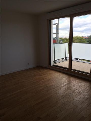 1 pièce - 31,68 m² - 3ème étage - Colocation non autorisée - Photo 2