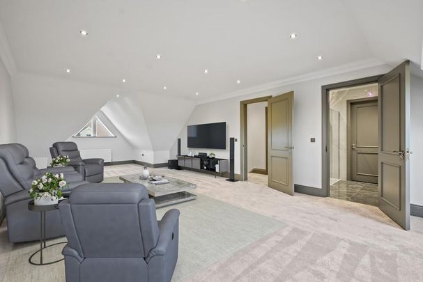 6 bedroom detached house to rent - Photo 1