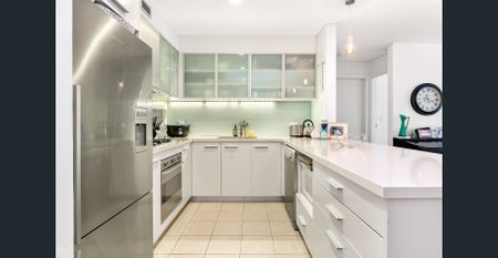 Private, Luxurious Garden Apartment in One of Bondi's Best Locations - Photo 4