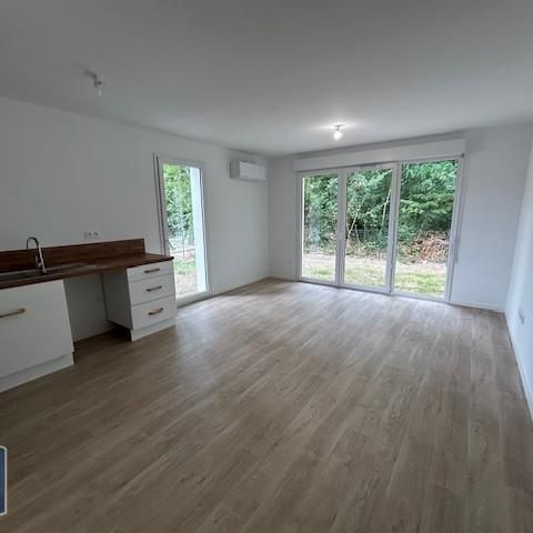 Location Maison 3 pièces 64m² BREUILLET 17920 - Photo 1