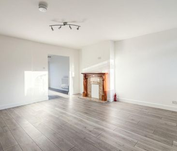 3 bedroom House To Let - Photo 2