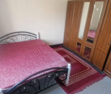 Room in a Shared House, Holland Road, E6 - Photo 1