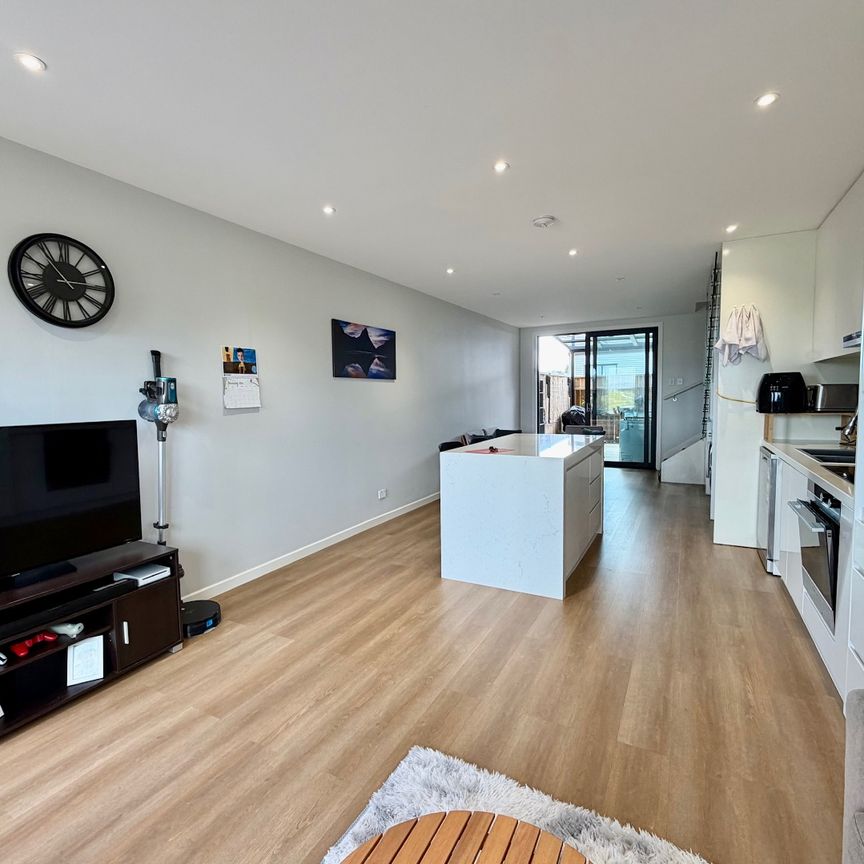 39 Otuwairoa Esplanade, Papakura, Auckland - Photo 1