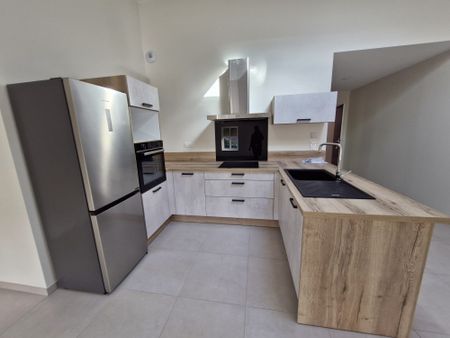 Location Appartement 4 pièces 110m² AMPUIS 69420 - Photo 5