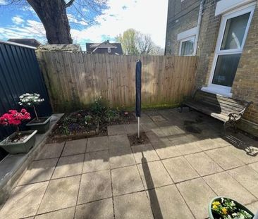 2 bedroom semi-detached house to rent - Photo 4