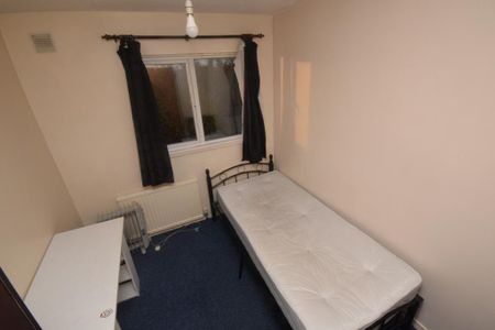 4 bedroom house to rent - Photo 3