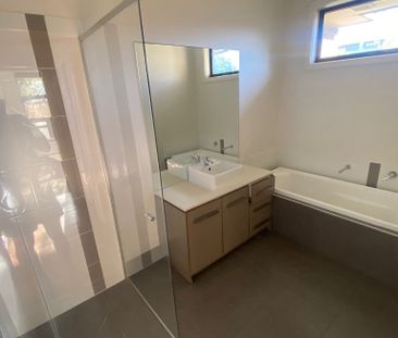 West Footscray - Photo 2