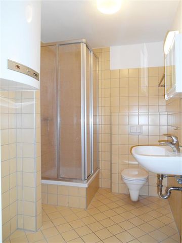 Reserviert Universitätsviertel: 3 Zimmerwohnung (2-er-WG tauglich) mit extra Wohnküche und kleinem Balkon – für Studierende - Photo 3