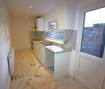 3 bedroom semi-detached house to rent - Photo 5