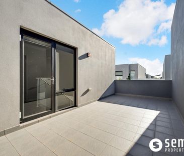 2 bedroom townhouse with rooftop entertaining - Photo 2
