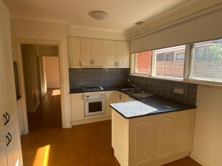2/10 Park Avenue, Glen Huntly VIC 3163 - Apartment For Rent | Domain - Photo 2