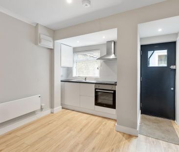 1 bedroom ground floor flat to rent - Photo 4