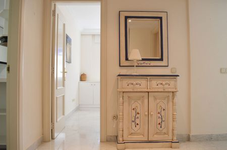 Middle Floor Apartment in Puerto Banús - Photo 3