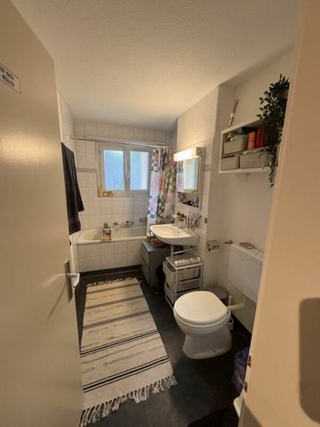 Familienwohnung nähe Schulhaus mit grossen Zimmer und Balkon - Photo 5