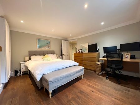 2 Bed Flat, South Lambeth Road, SW8 - Photo 3