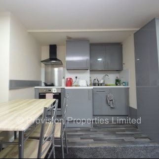 2 Bedroom Flats in Leeds - Photo 1