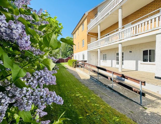 1:a Vindsvåning Väringsvägen 6A - Foto 1